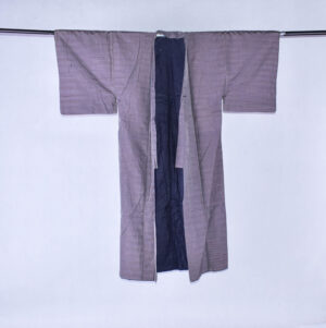 Męskie kimono w kolorze fuji-nezumi z subtelnym prążkowanym wzorem
