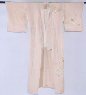 Vintage kimono Tsukesage w odcieniu shiro-nezumi z motywem kaede ,kiku i ginko