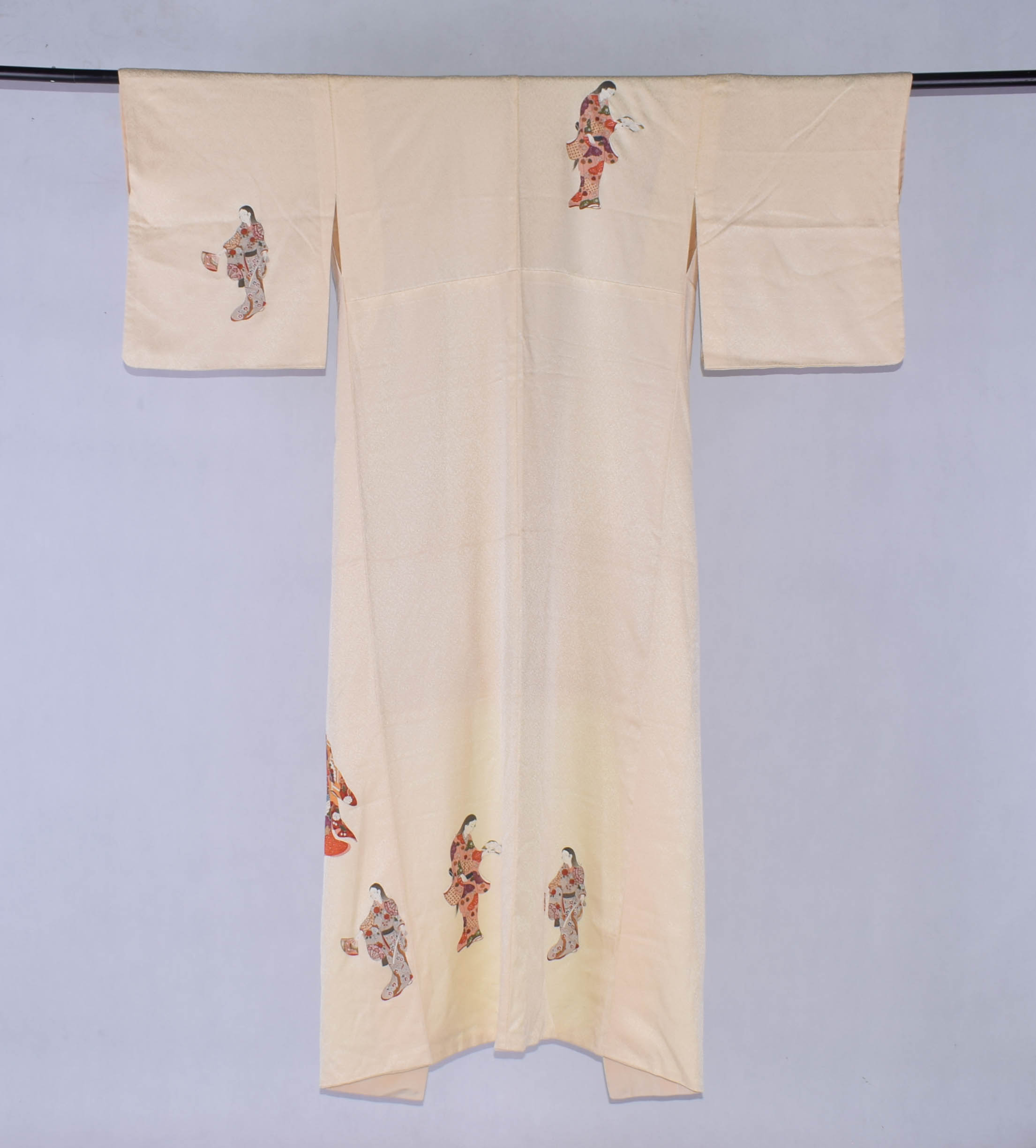 Vintage kimono tsukesage zmotywem bijin-ga w kolorze mushikuri-iro - obrazek 2