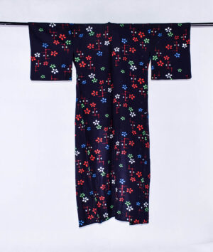Yukata w odcieniu ai-iro z motywem ume