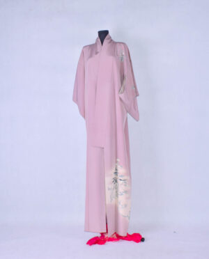Vintage Kimono Houmongi w kolorze Botan-iro z motywem kikyo , hagi i matsu