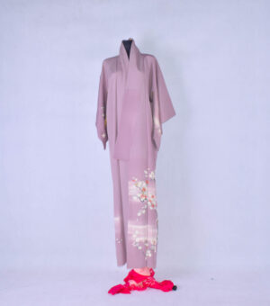 Vintage kimono Tsukesage w odcieniu shobu-iro z motywem Momiji